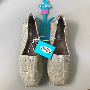 Girls Mad Love Sommer canvas shoes NWT, size 2